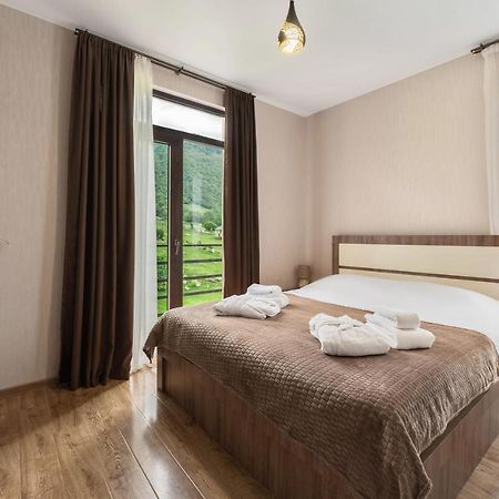 Panorama Ushba Hotel Mestia Ngoại thất bức ảnh
