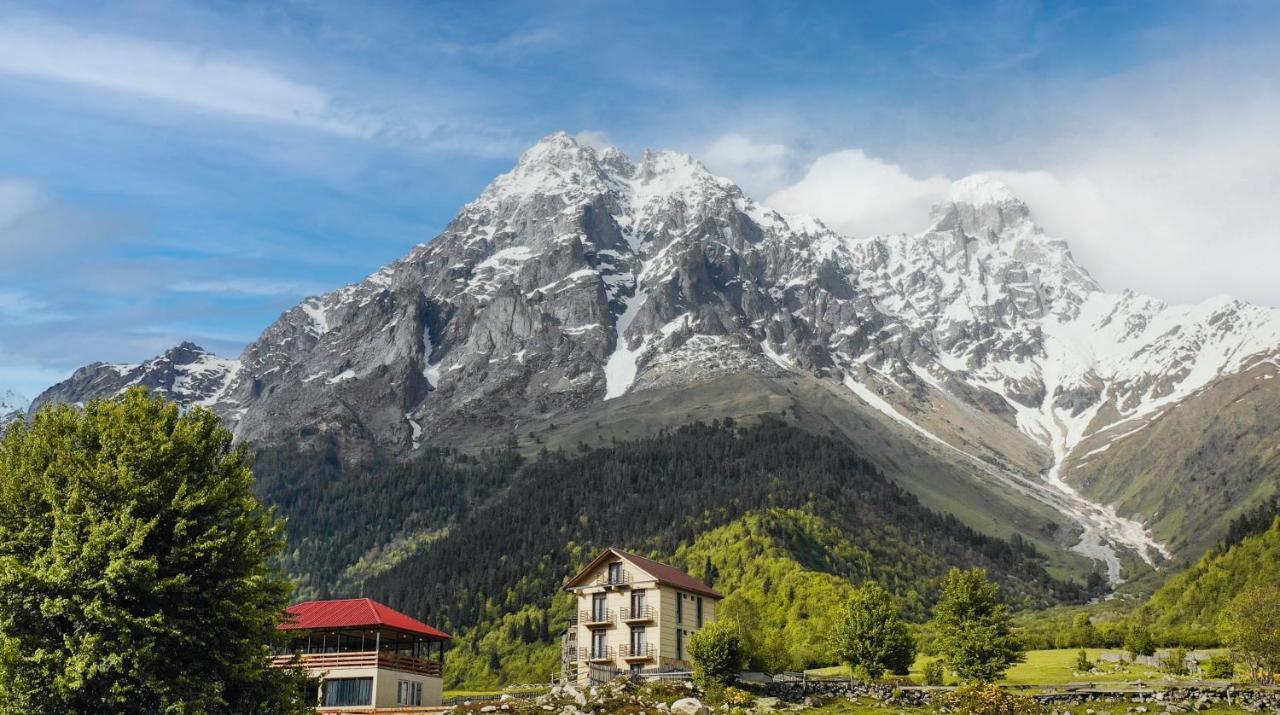 Panorama Ushba Hotel Mestia Ngoại thất bức ảnh