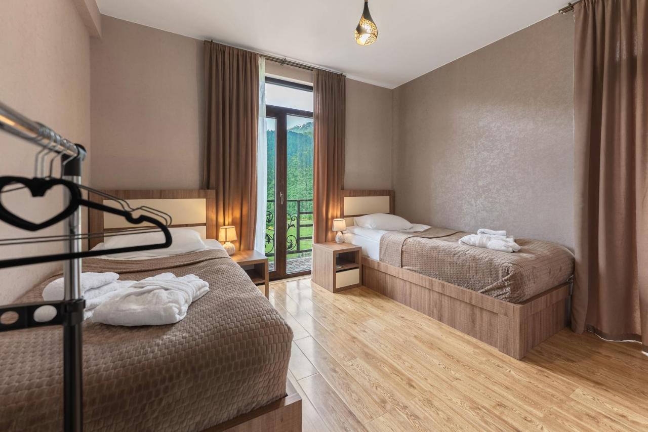 Panorama Ushba Hotel Mestia Ngoại thất bức ảnh